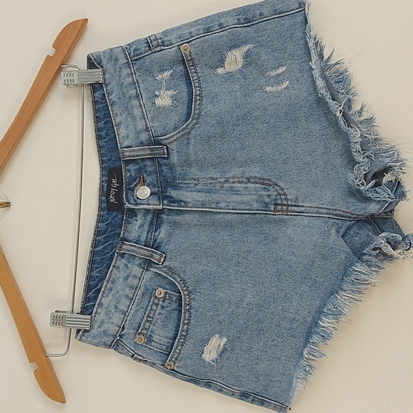 Nasty Gal High Waist Distressed Jean Shorts Raw Hem 26 R18 - Picture 1 of 6